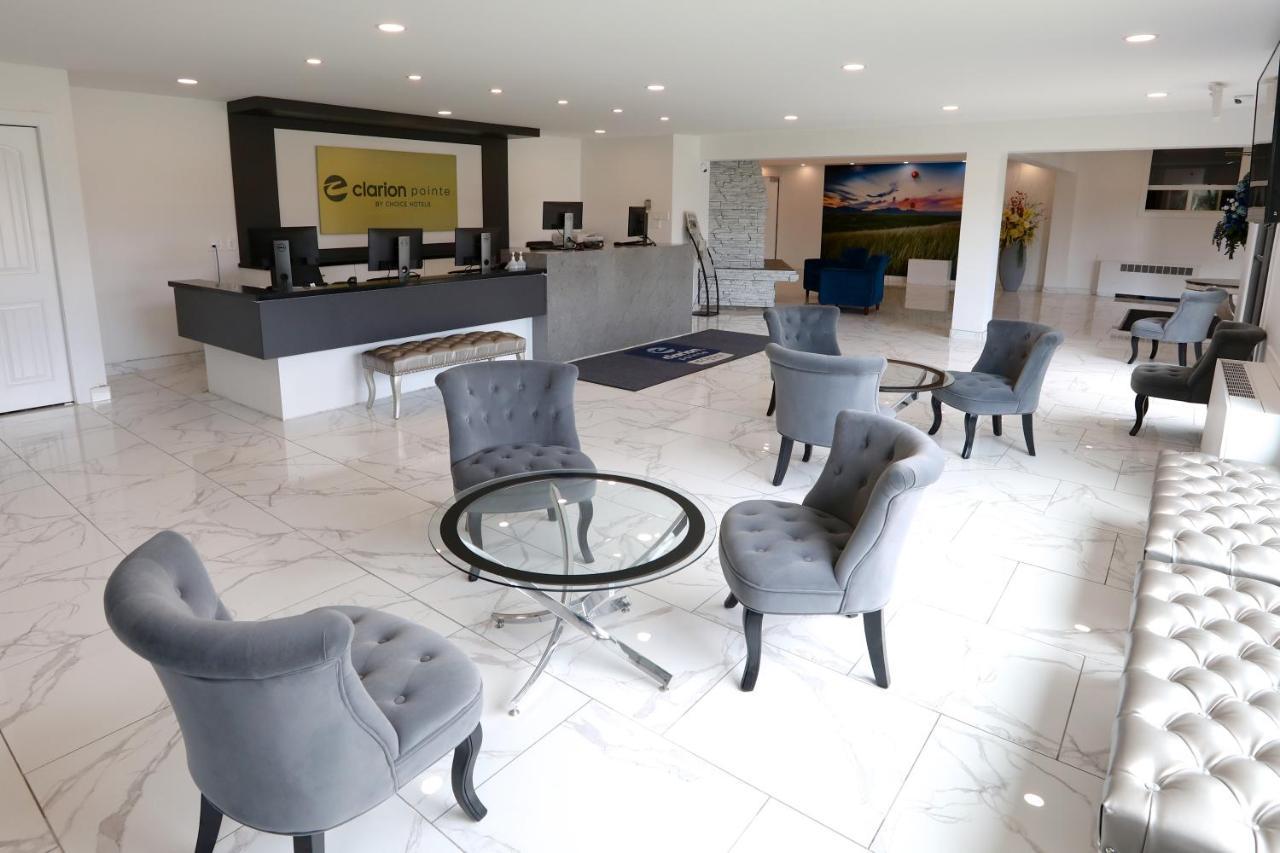 Clarion Pointe Hotel Медисин Хет Екстериор снимка