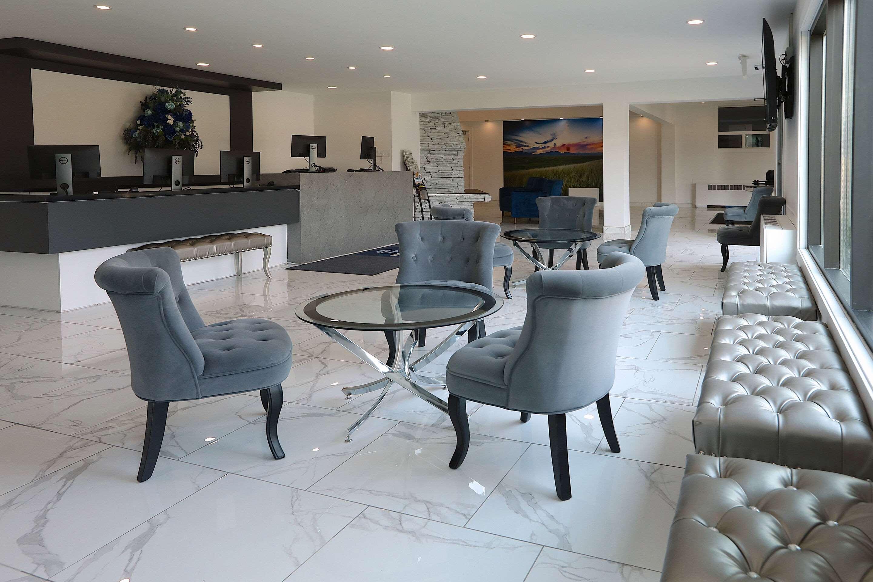 Clarion Pointe Hotel Медисин Хет Екстериор снимка