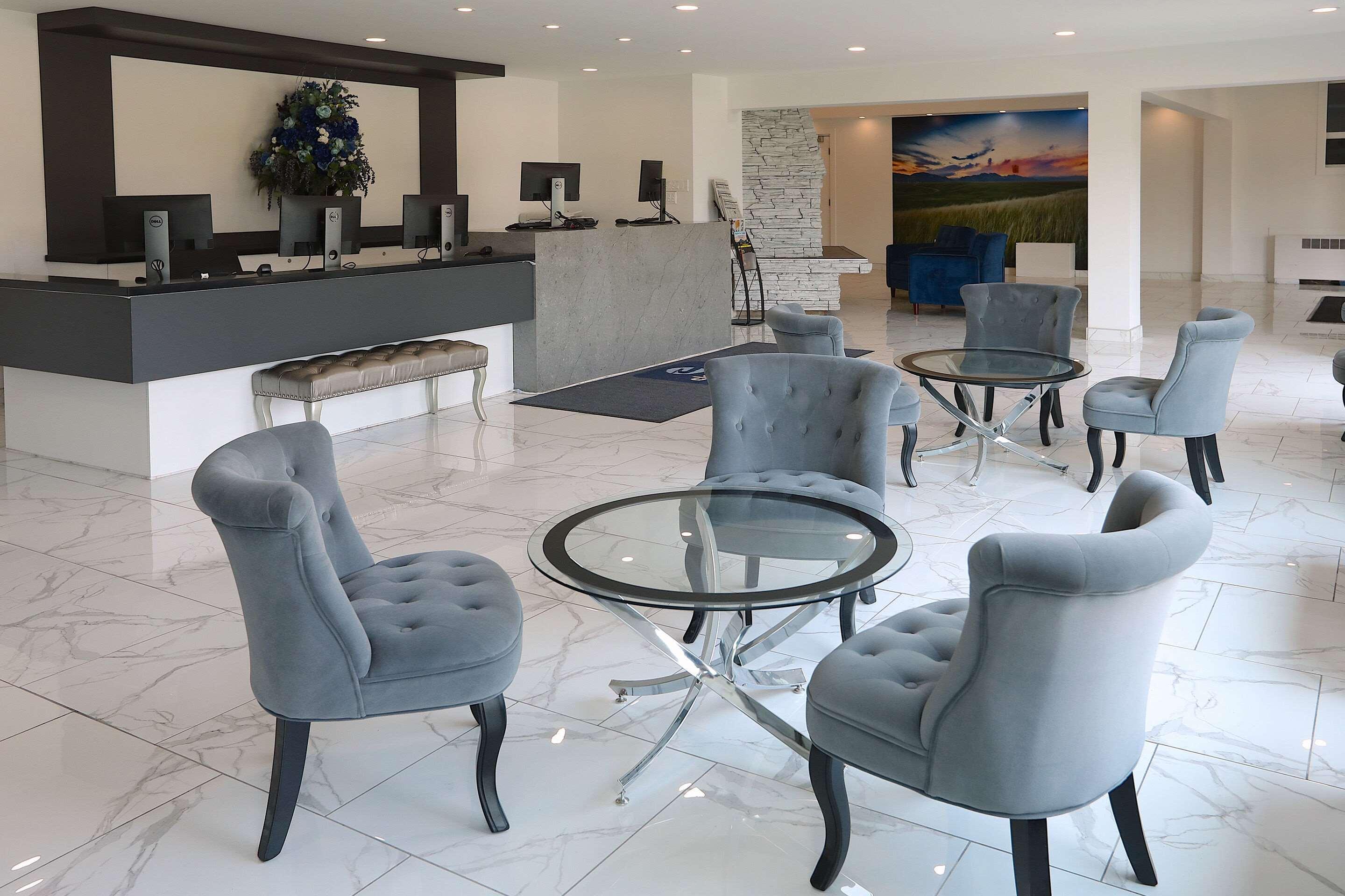 Clarion Pointe Hotel Медисин Хет Екстериор снимка